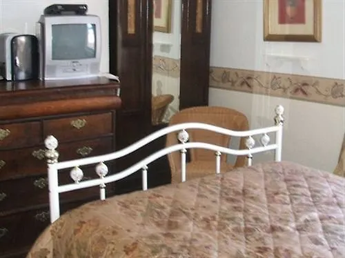 Airedale Guest House Scarborough 3*,  United Kingdom