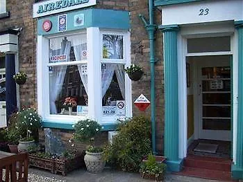 Airedale Guest House 스카버러