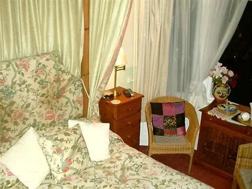 Airedale Guest House 스카버러 호텔